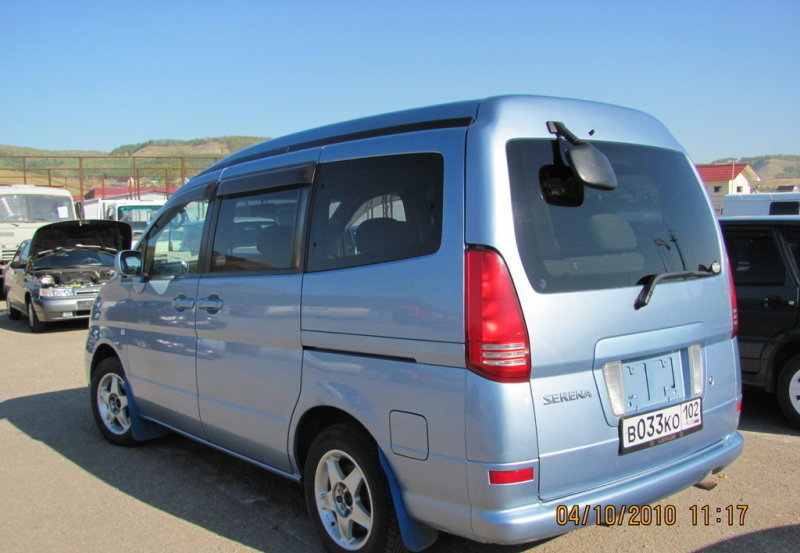 Минивэн с левым рулем с пробегом. Nissan Serena левый руль. Микроавтобус Ниссан Серена левый руль. Минивэн Ниссан Серена с правым рулем. Минивэн Ниссан Серена с левым.