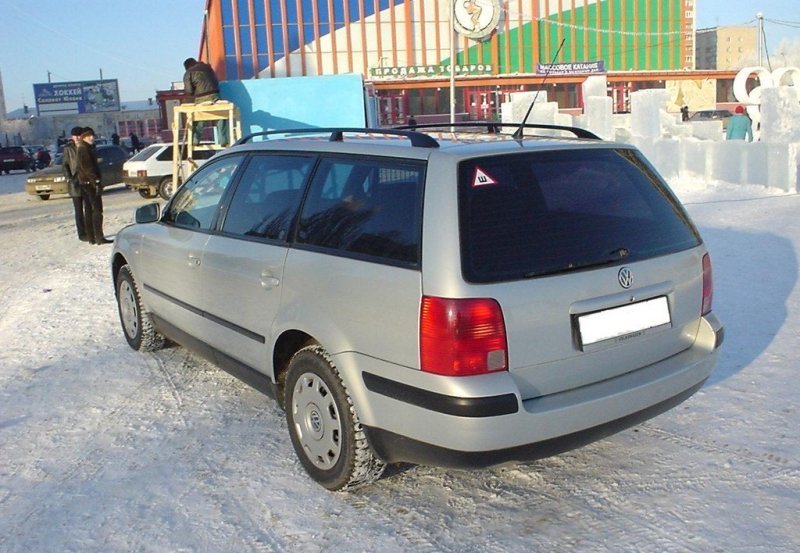 Фольксваген универсал бензин. Фольксваген Пассат 1999г универсал. VW Passat универсал 1999. Фольксваген универсал 2001 дизель. Фольксваген Пассат 1999 универсал черный зима.