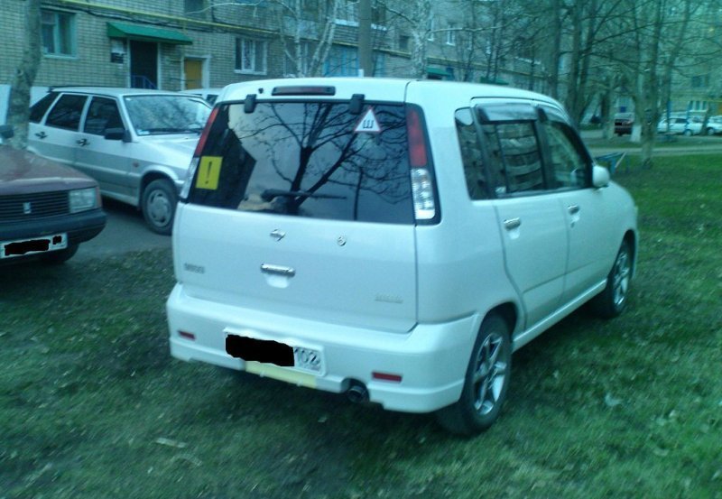 Квадратный номер на Nissan Cube