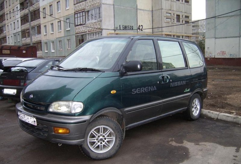 Минивэн с левым рулем с пробегом. Ниссан Серена 1997г. Nissan Serena левый руль. Ниссан Серена минивэн старый. Ниссан минивэн 1997.