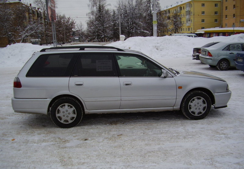 Купить Ниссан Авенир 1998