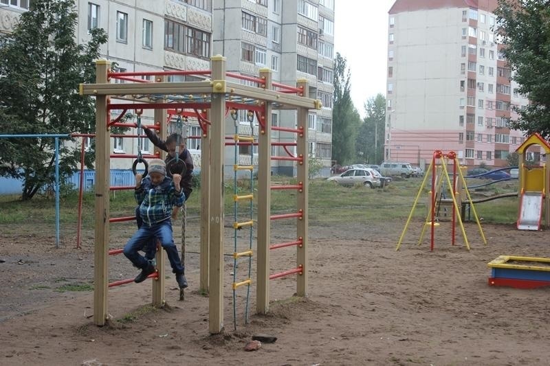 Лазерный клуб сипайлово. Сипайлово детская площадка. Детские площадки для разных возрастных групп. Детский площадки в Сипайлово Уфа. Площадка спортивная Спутник.