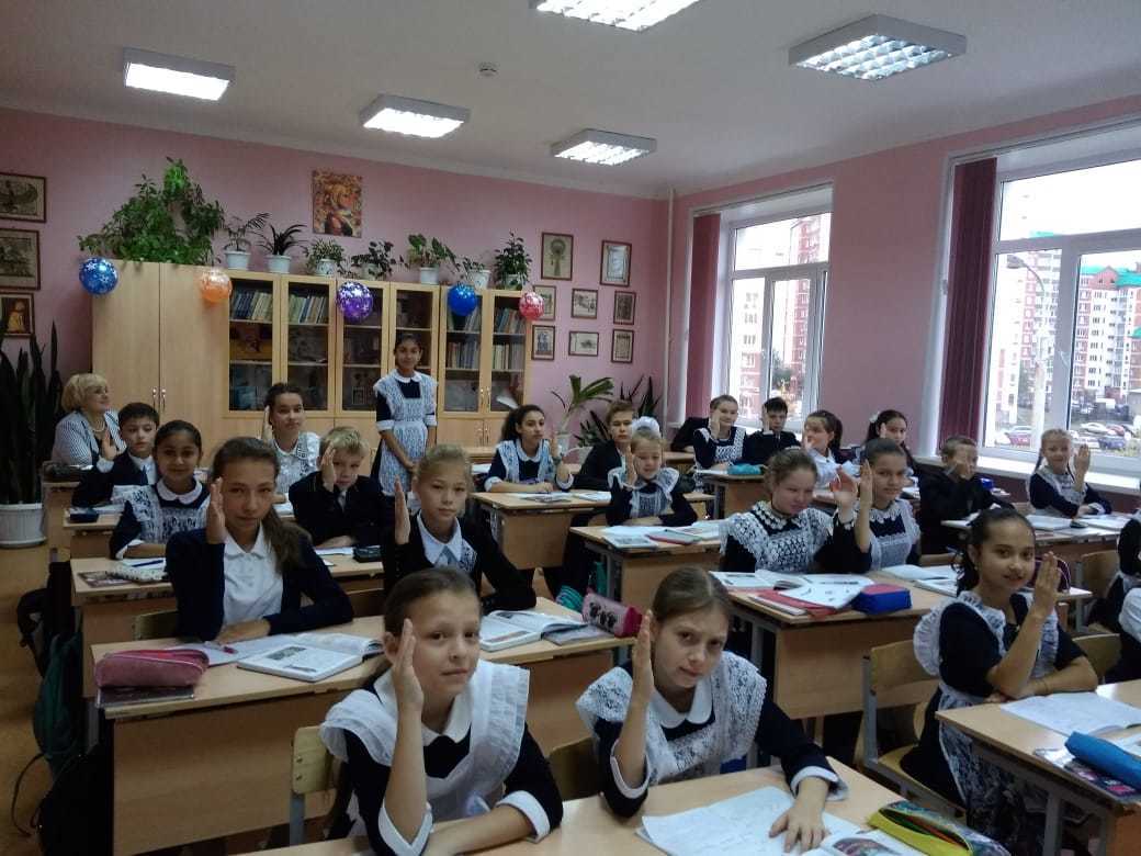 Школа 18 школьный. Школа 18 Уфа. Школа 18 Уфа учителя. Школа 18 Новосибирск. Учителя школы номер 18.